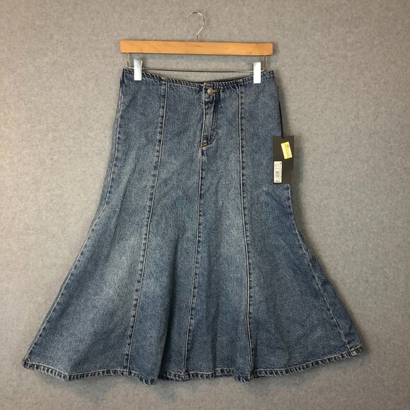 NWT Future Collective Jean Flare Skirt Size 2 - Picture 2 of 6